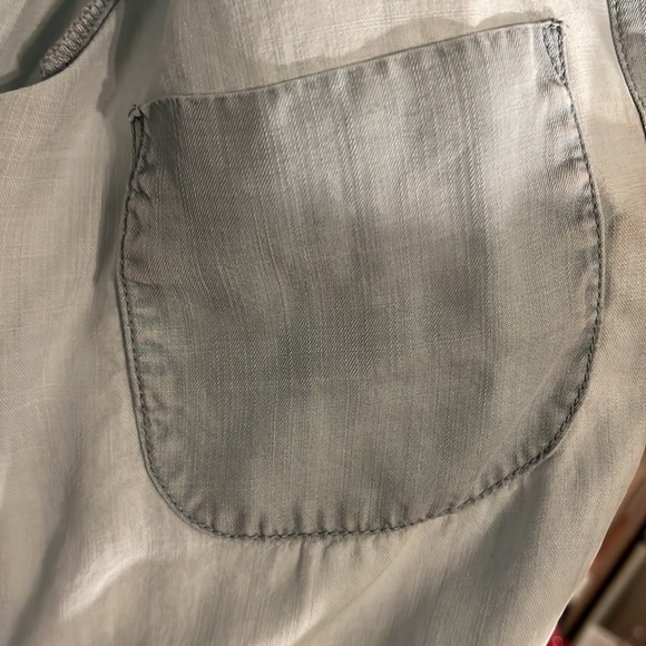 Cloth & Stone Button-Down, size medium. - Picture 8 of 12